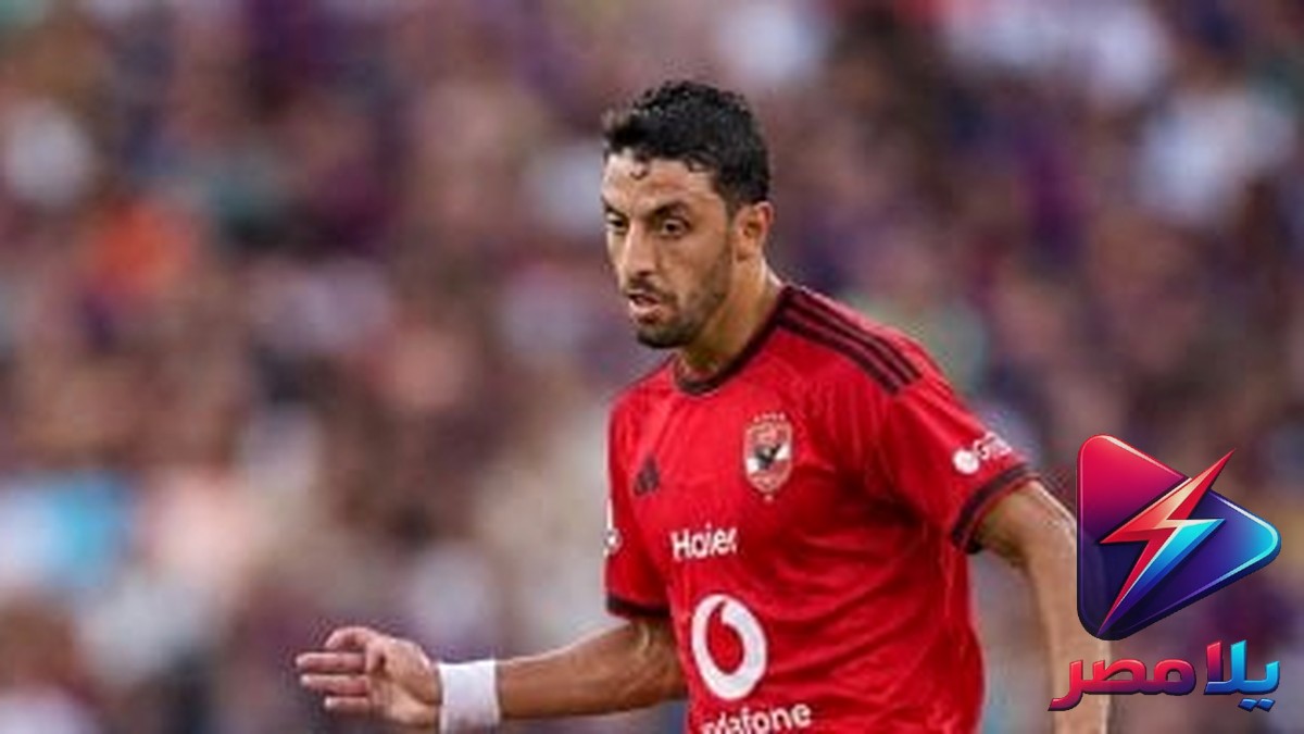 طاهر محمد طاهر مهدد بالاستبعاد من تشكيل الأهلي بعد مباراة إنبي.. وعموتة يدرس إجلاسه على الدكة